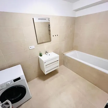H5 2 Bedrooms With Balcony And Free Parking Apartment Zilina