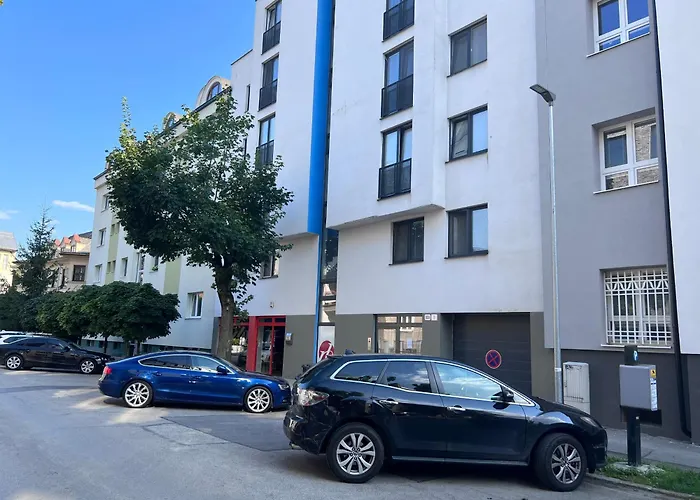 H5 2 Bedrooms With Balcony And Free Parking 아파트 질리나